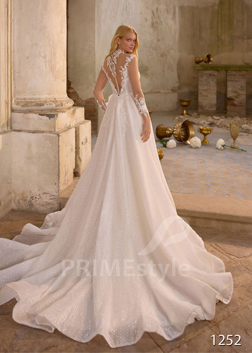 Luxusné čipkované svadobné šaty RS1252