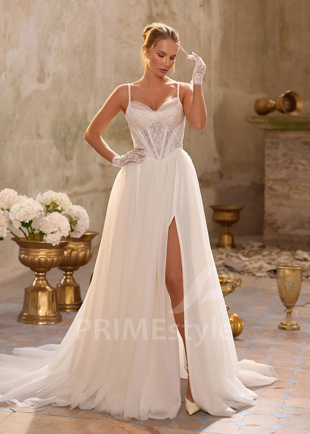 Sexy svadobné šaty na ramienka RS1260