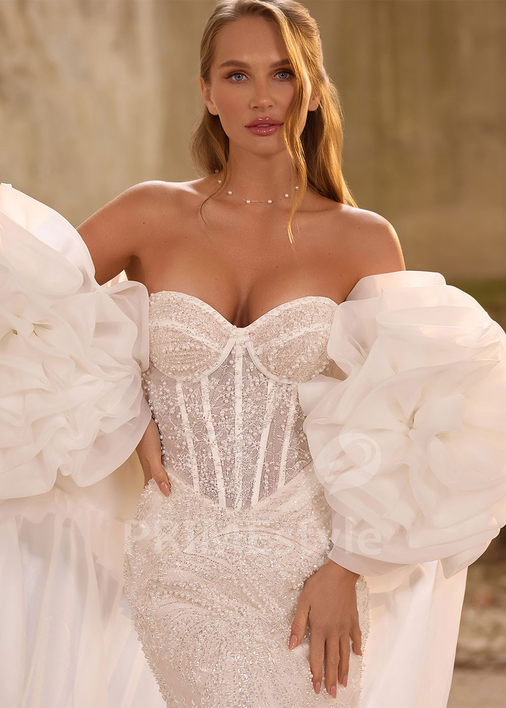 Glamour svadobné šaty s tylovým plášťom RS1273