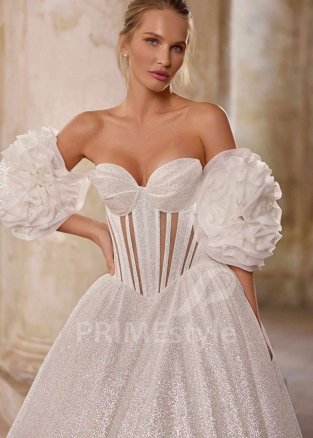 Moderné svadobné šaty s trblietavou sukňou RS1276