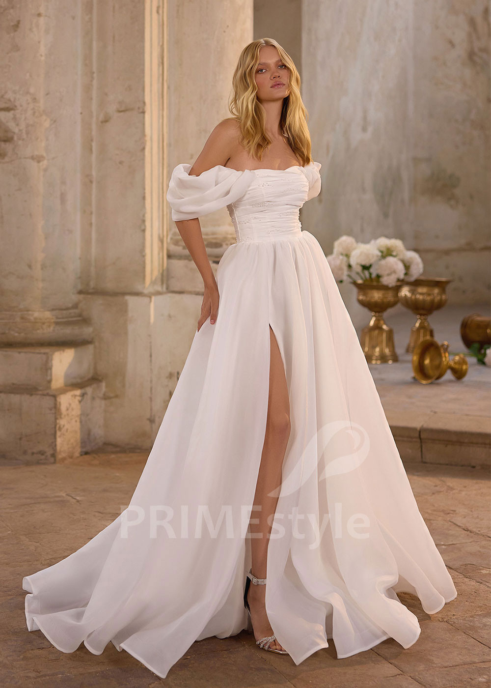 Minimalistické svadobné šaty so spadnutými ramienkami RS1279