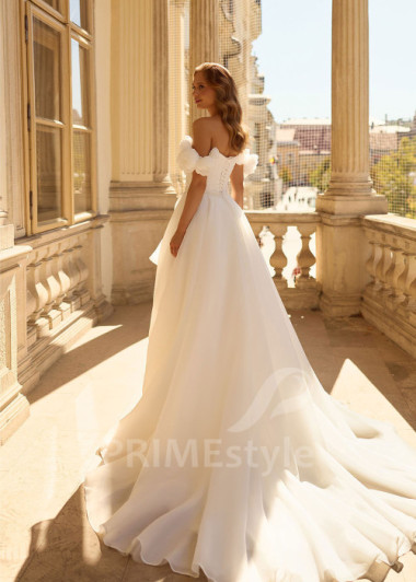 Minimalistické svadobné šaty s 3D kvetmi RC3004 | PRIMESTYLE.SK