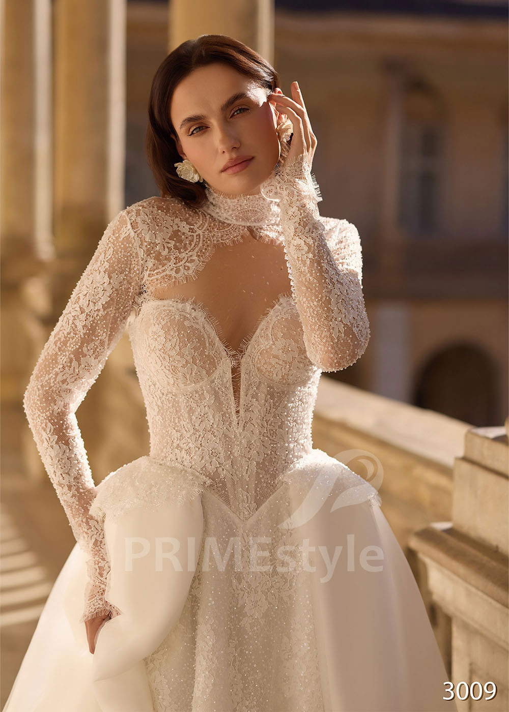 Trojdielne svadobné šaty s čipkovaným bolerkom RC3009