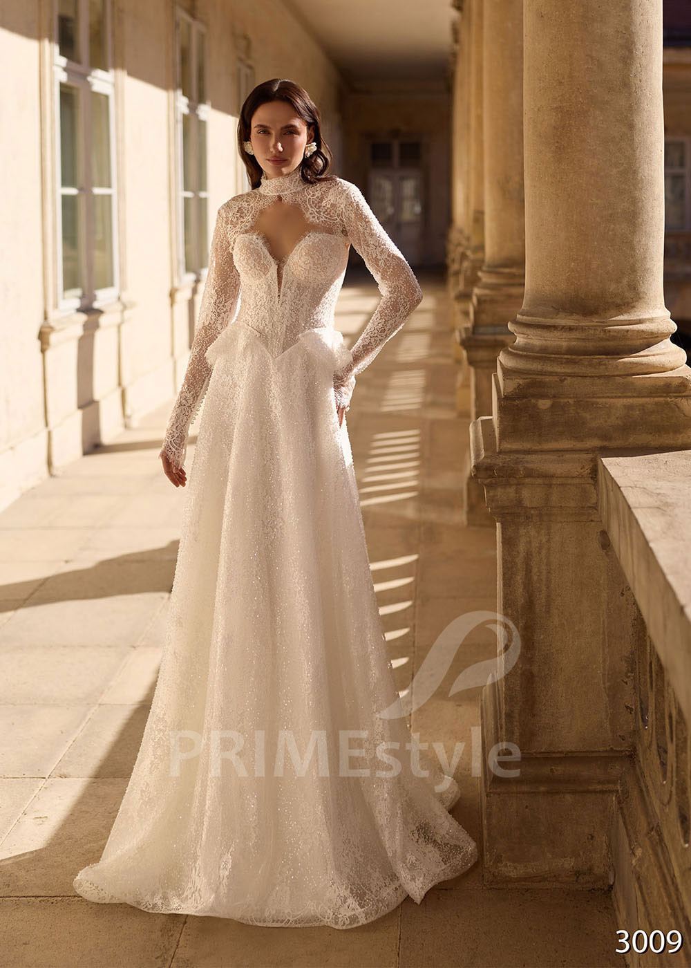 Trojdielne svadobné šaty s čipkovaným bolerkom RC3009