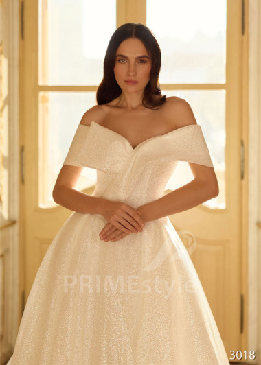 Trblietavé svadobné šaty so spadnutými ramienkami | PRIMESTYLE.SK