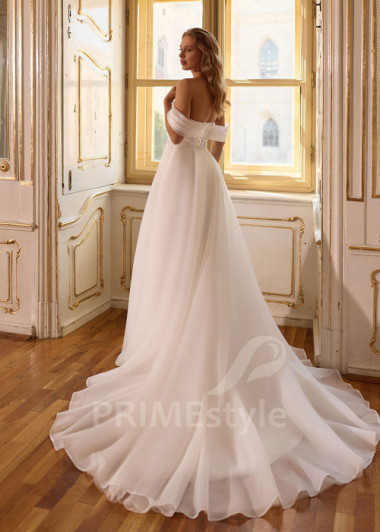 Minimalistické svadobné šaty so spadnutými ramienkami | PRIMESTYLE.SK