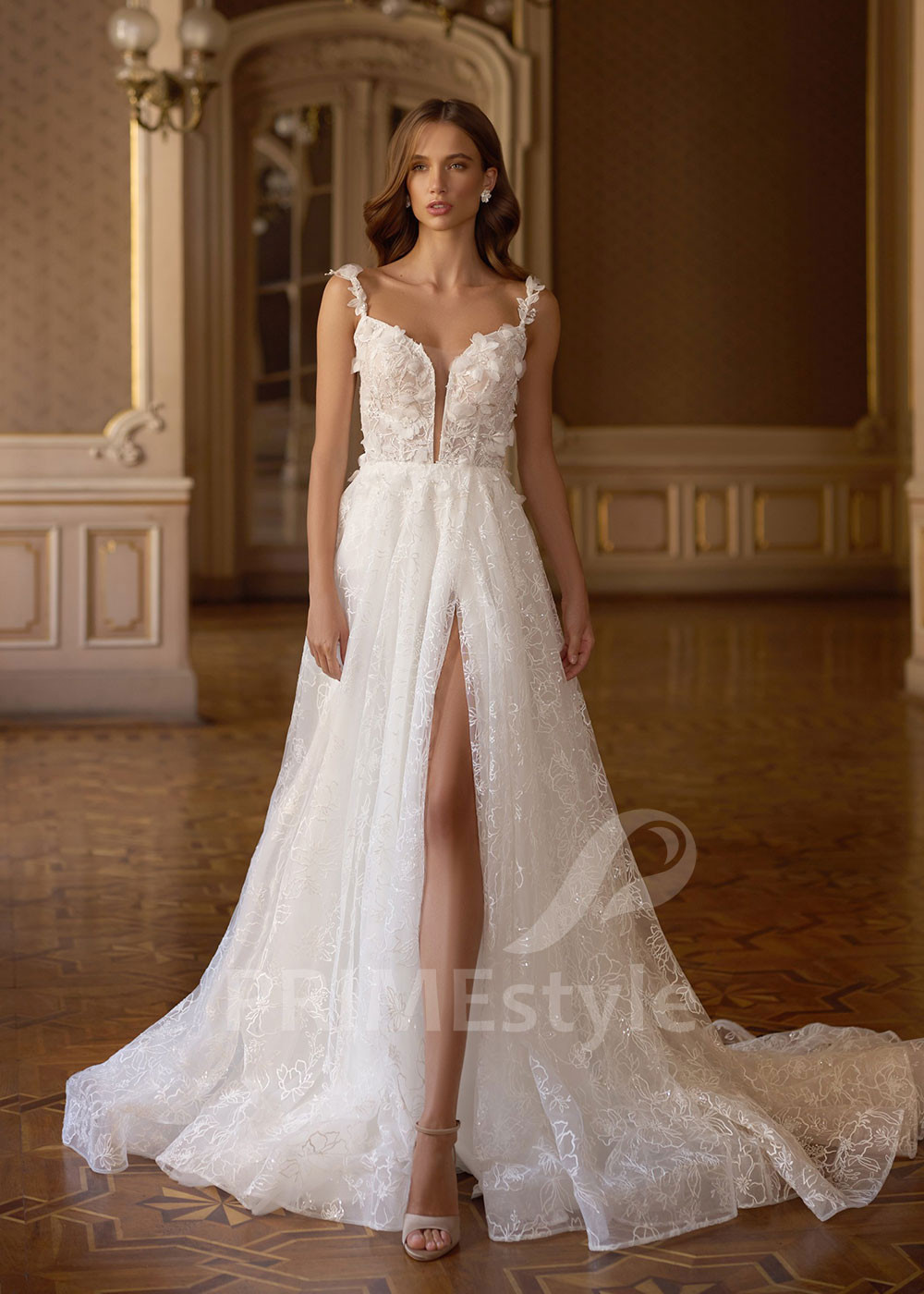 Celočipkované svadobné šaty s 3D kvetmi Cecillia