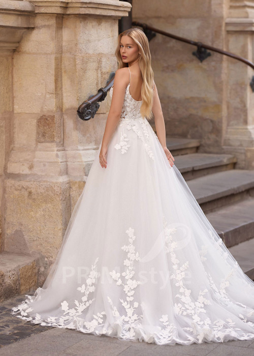 Čipkované svadobné šaty s ramienkami Edith