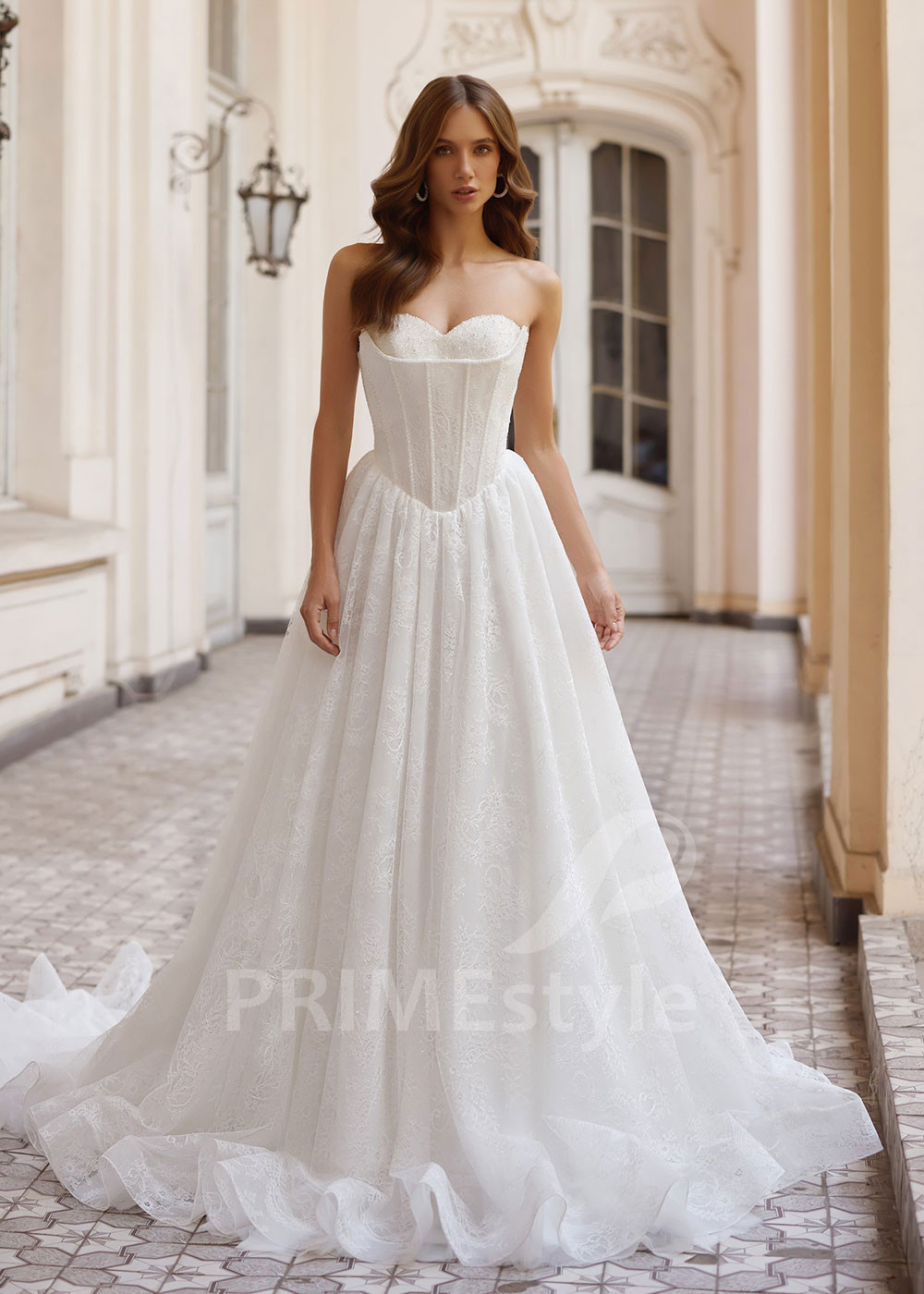 Luxusné svadobné šaty s predĺženou V-siluetou Emma