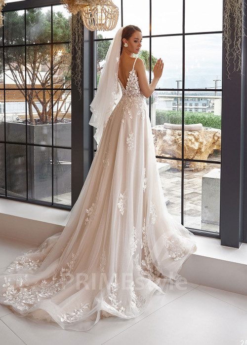 Elegantné čipkované svadobné šaty RC2519