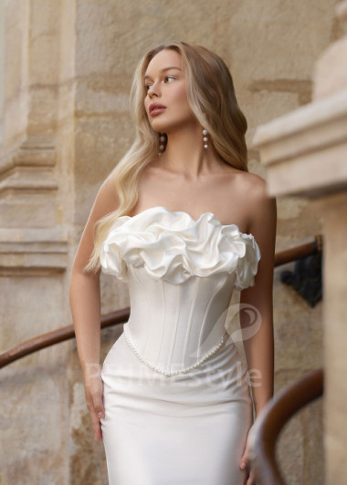 Hladké svadobné šaty s viditeľnou korzetovou konštrukciou Olivia | PRIMESTYLE.SK