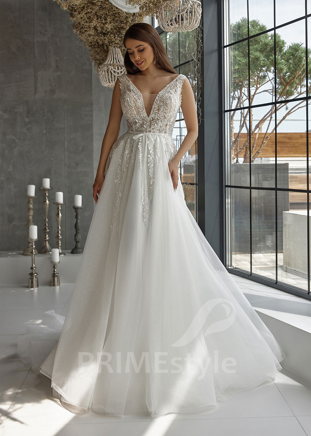 Extravagantné čipkované svadobné šaty RC2524