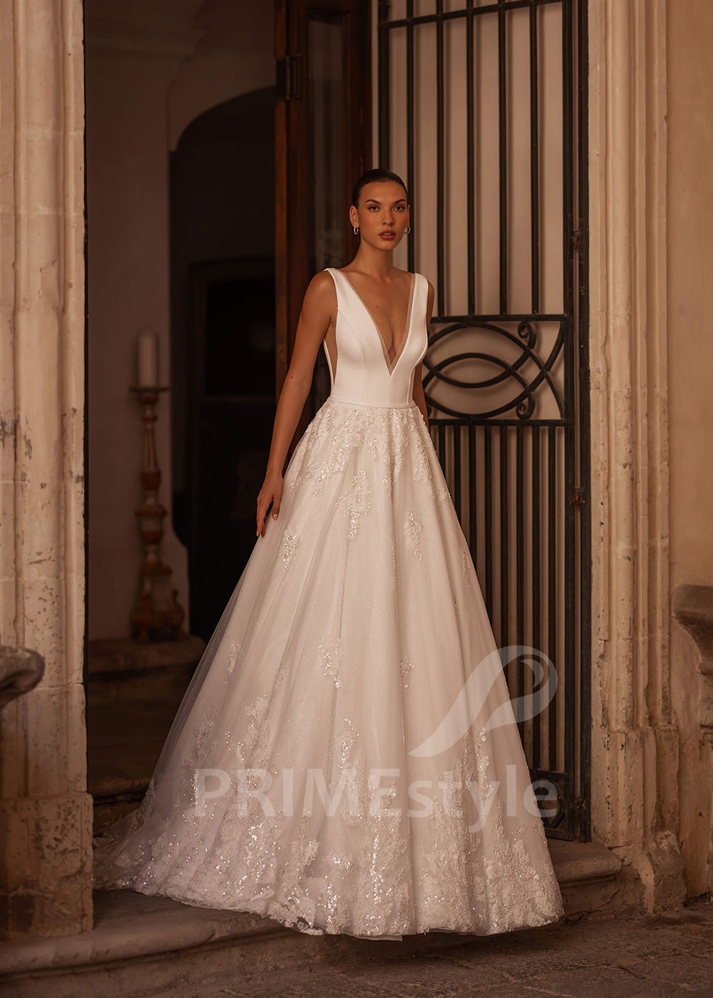 Luxusné elegantné svadobné šaty VO009