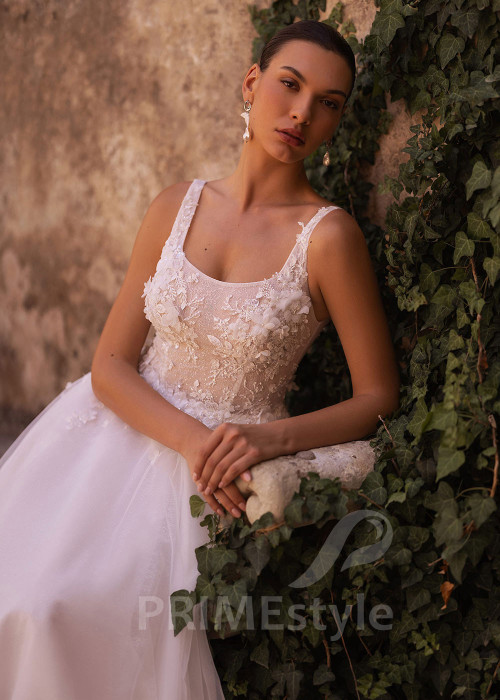 Luxusné svadobné šaty na ramienka VO011