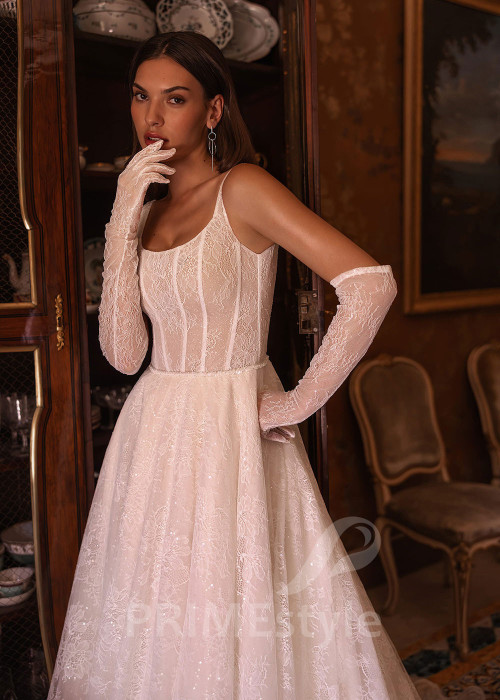 Luxusné svadobné šaty na ramienka VO012