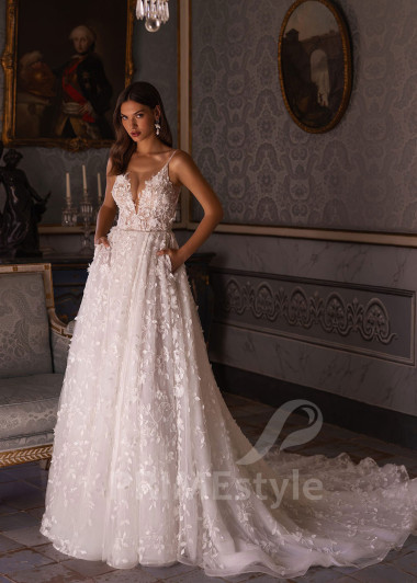 Luxusné svadobné šaty na ramienka VO016