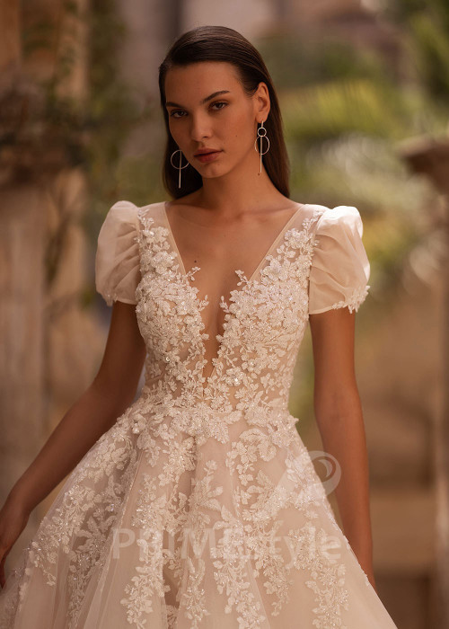 Luxusné čipkované svadobné šaty VO017