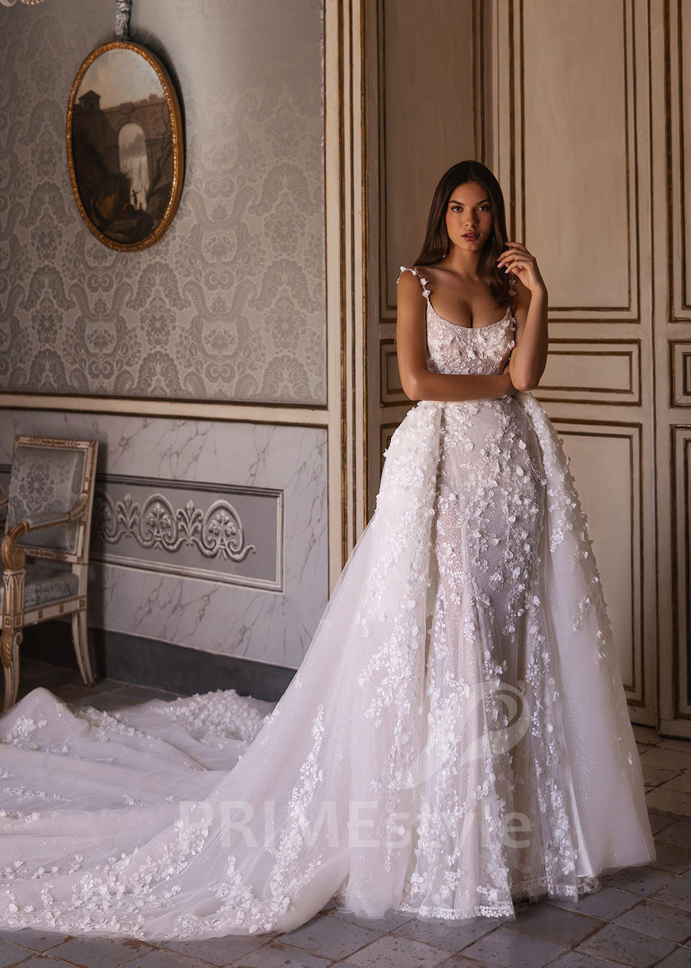 Luxusné svadobné šaty na ramienka VO018