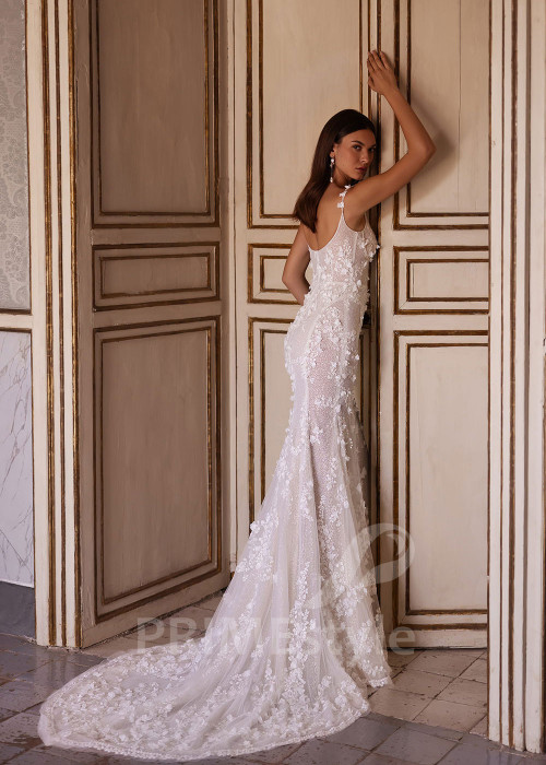 Luxusné svadobné šaty na ramienka VO018