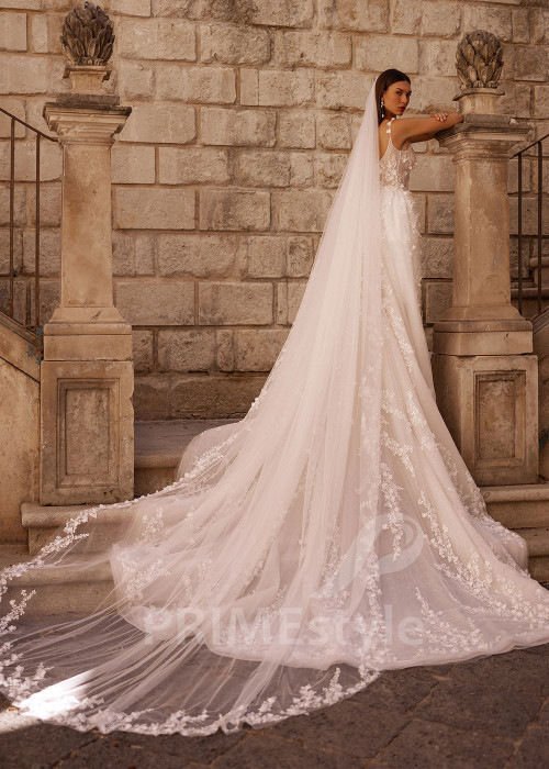 Luxusné svadobné šaty na ramienka VO018