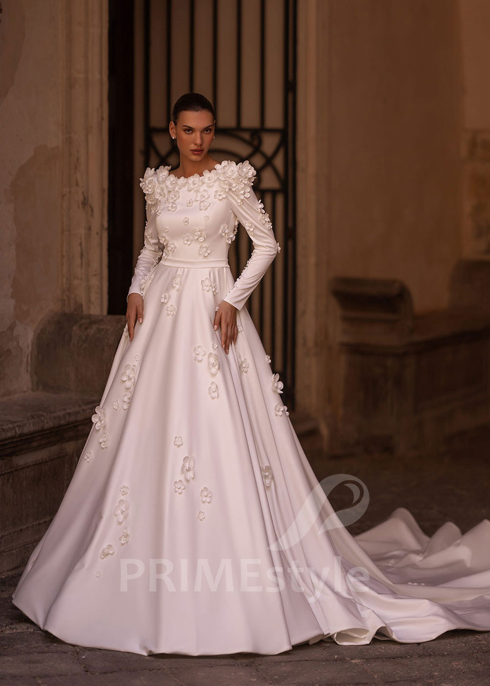 Luxusné kvetované svadobné šaty VO019