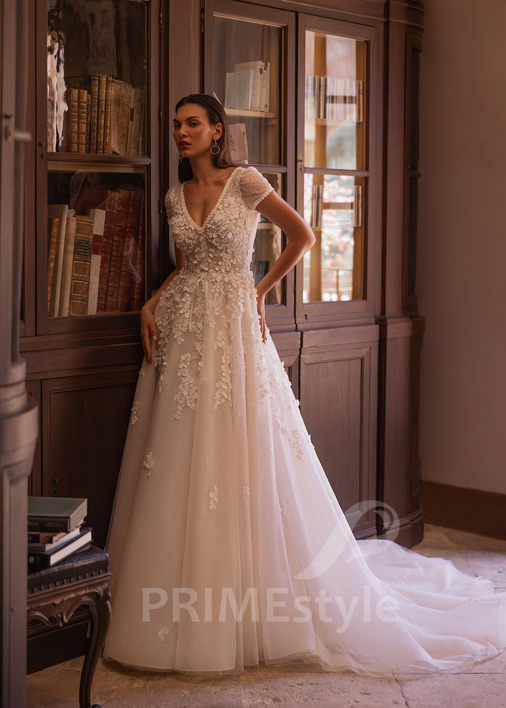 Luxusné čipkované svadobné šaty VO020