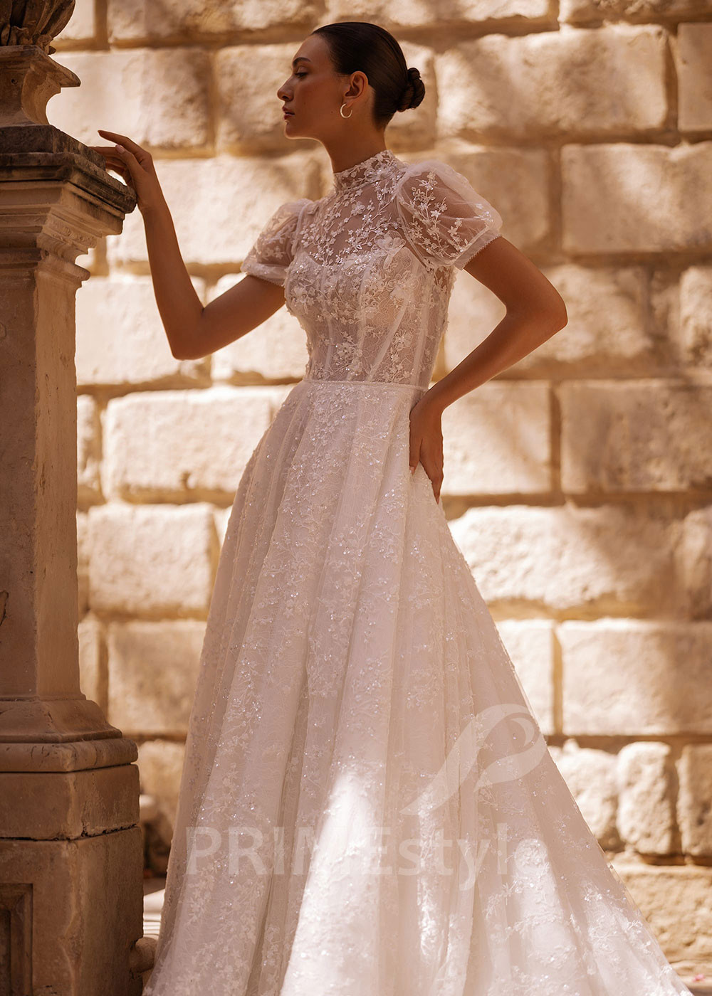 Luxusné čipkované svadobné šaty VO021