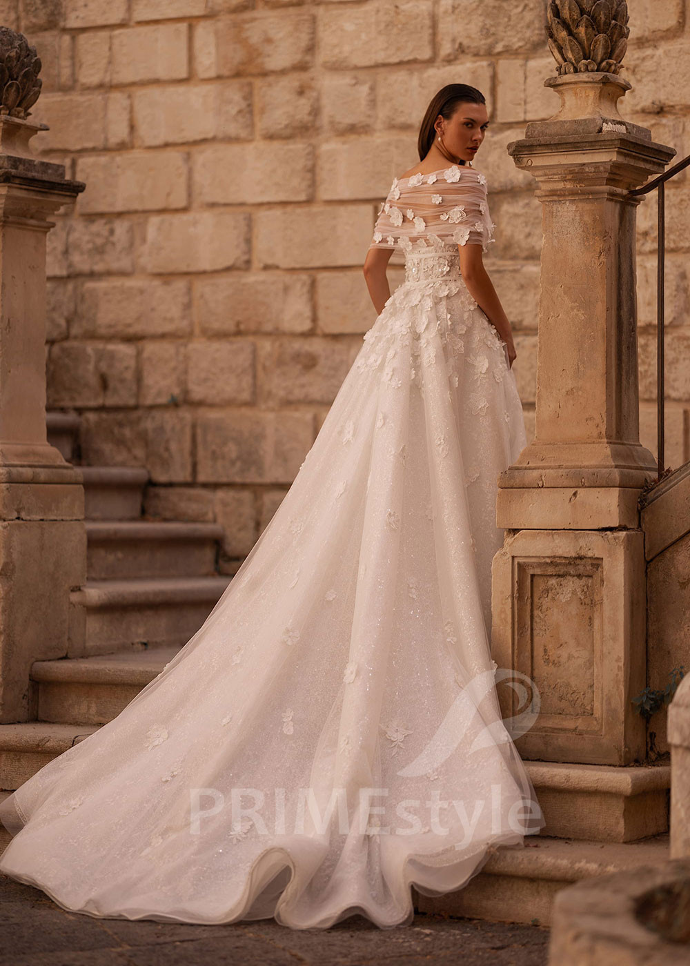 Luxusné kvetované svadobné šaty VO023