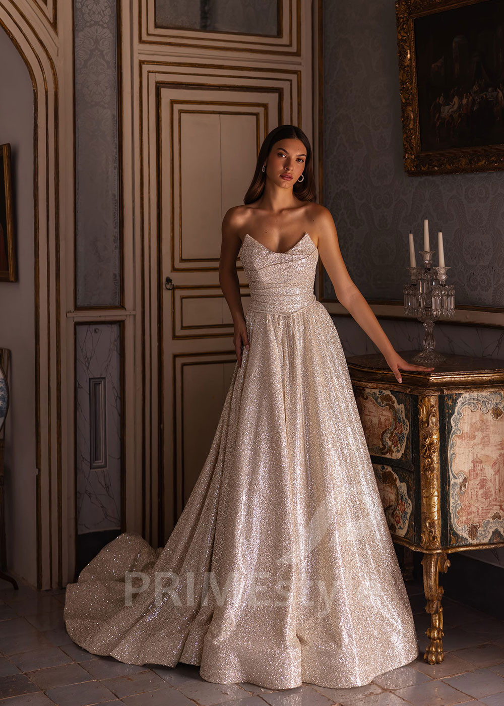 Luxusné trblietavé svadobné šaty VO028