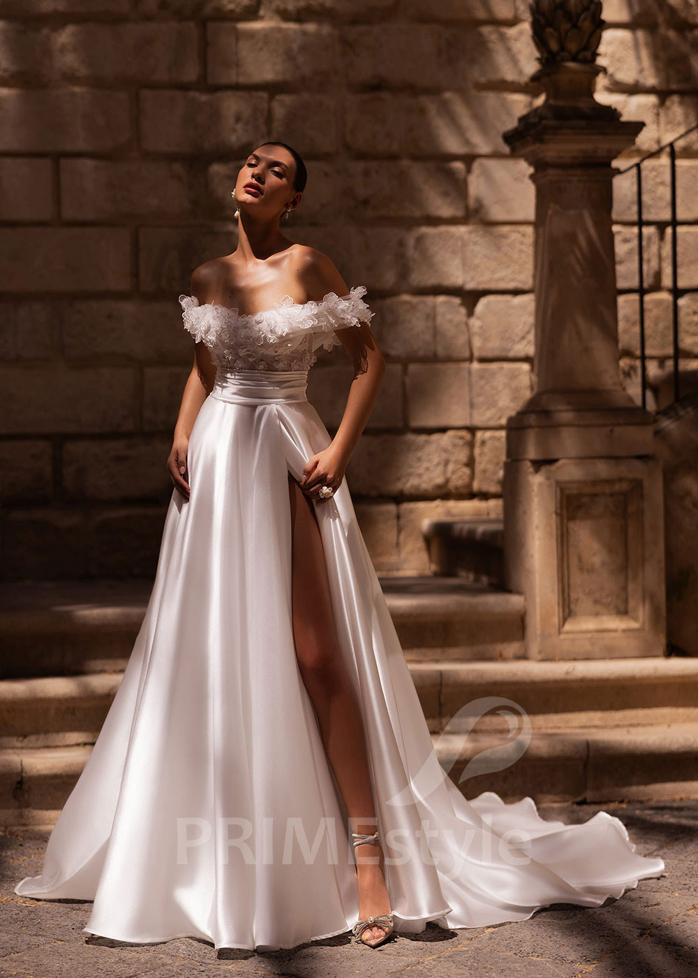 Luxusné extravagantné svadobné šaty VO029