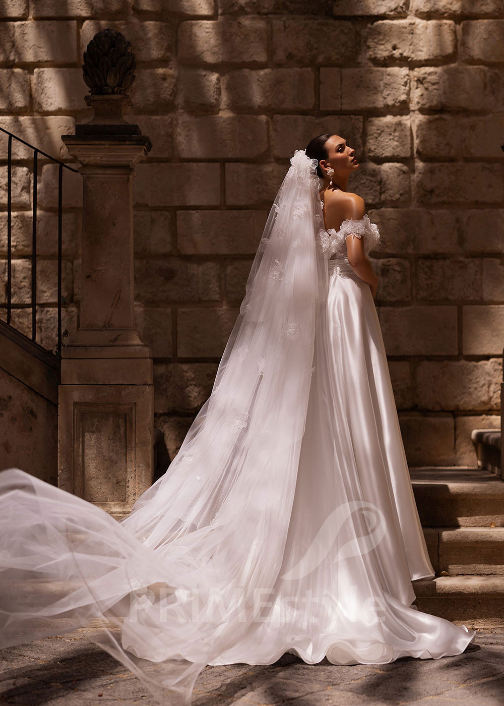 Luxusné extravagantné svadobné šaty VO029