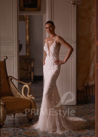 Luxusné úzke svadobné šaty VO033