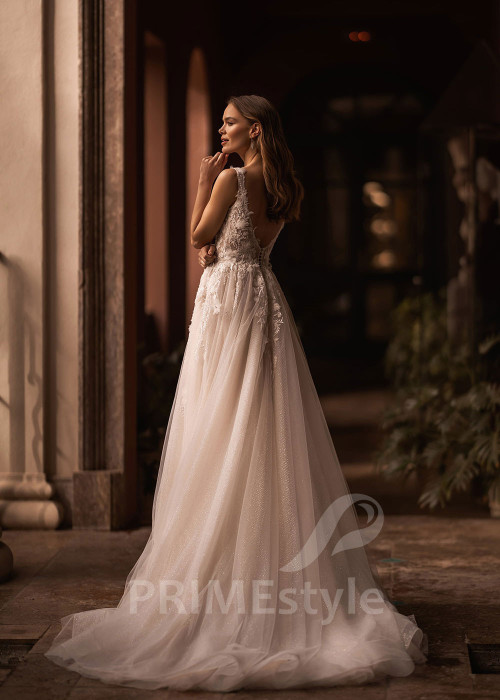 Luxusné čipkované svadobné šaty VR004