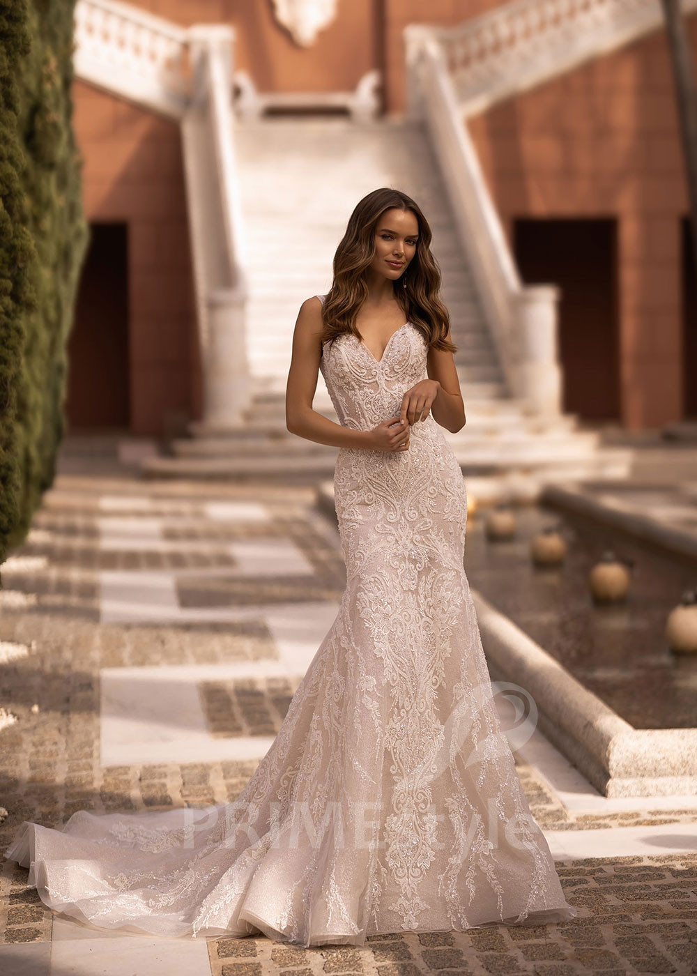 Luxusné úzke svadobné šaty VR009