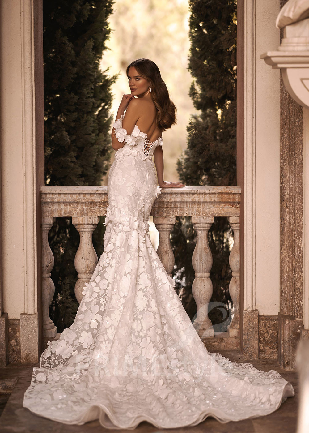 Luxusné extravagantné svadobné šaty VR015