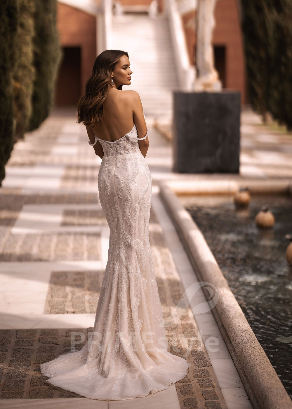 Luxusné úzke svadobné šaty VR028