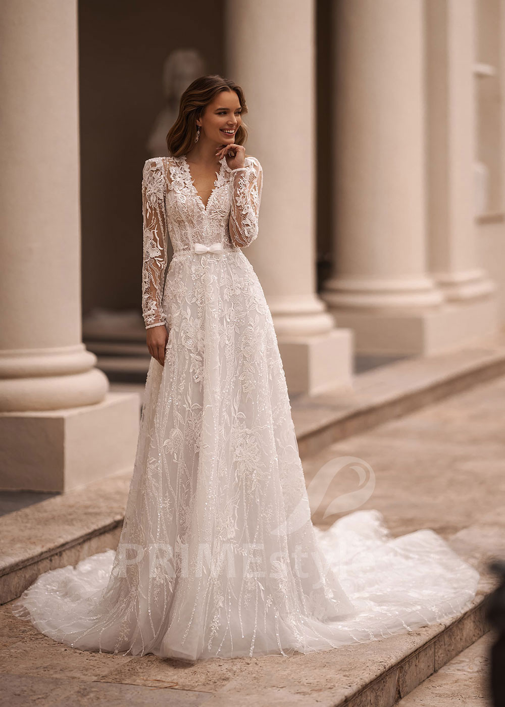 Luxusné celokrajkové svadobné šaty VR034