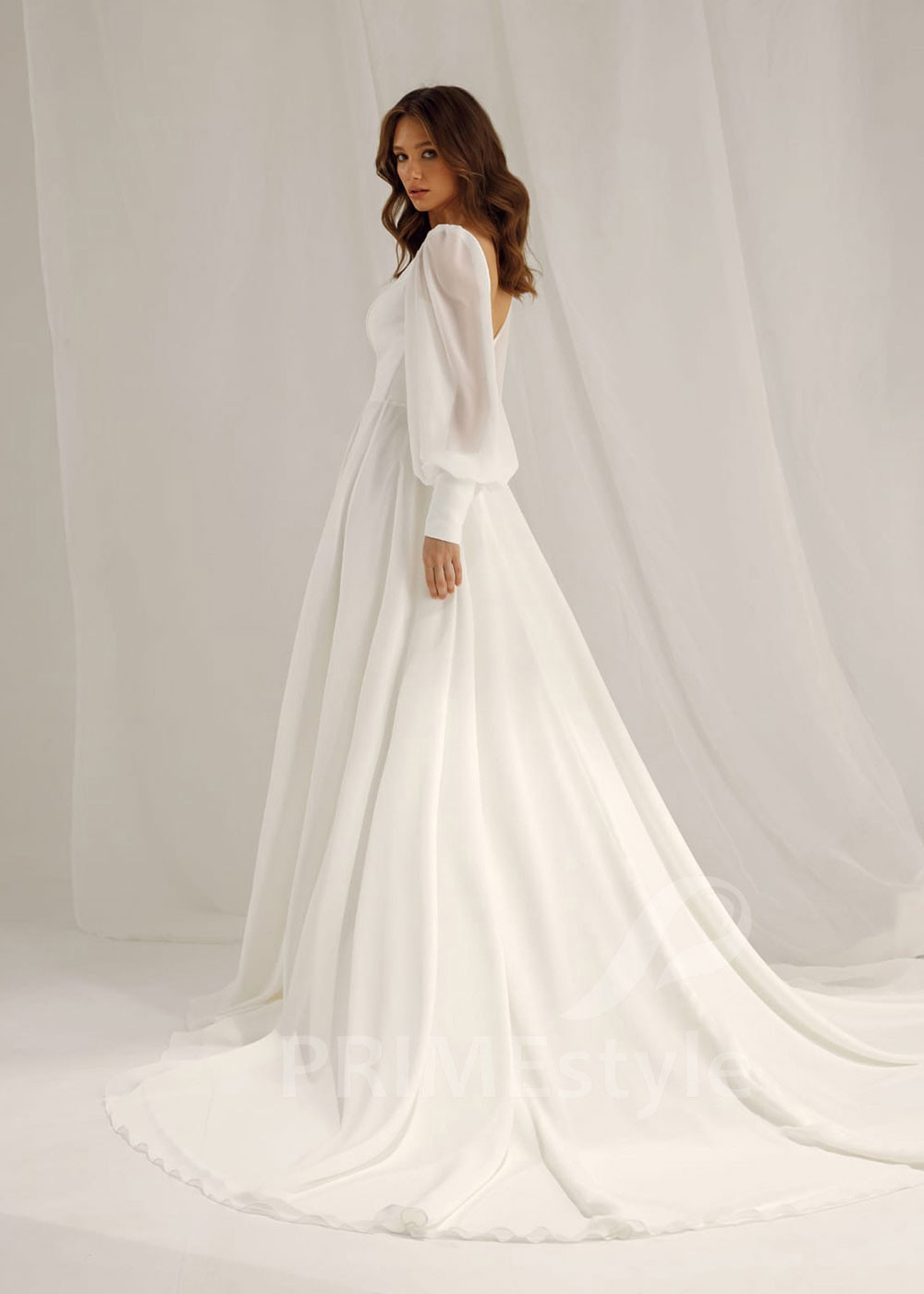 Jednoduché hladké svadobné šaty Michelle