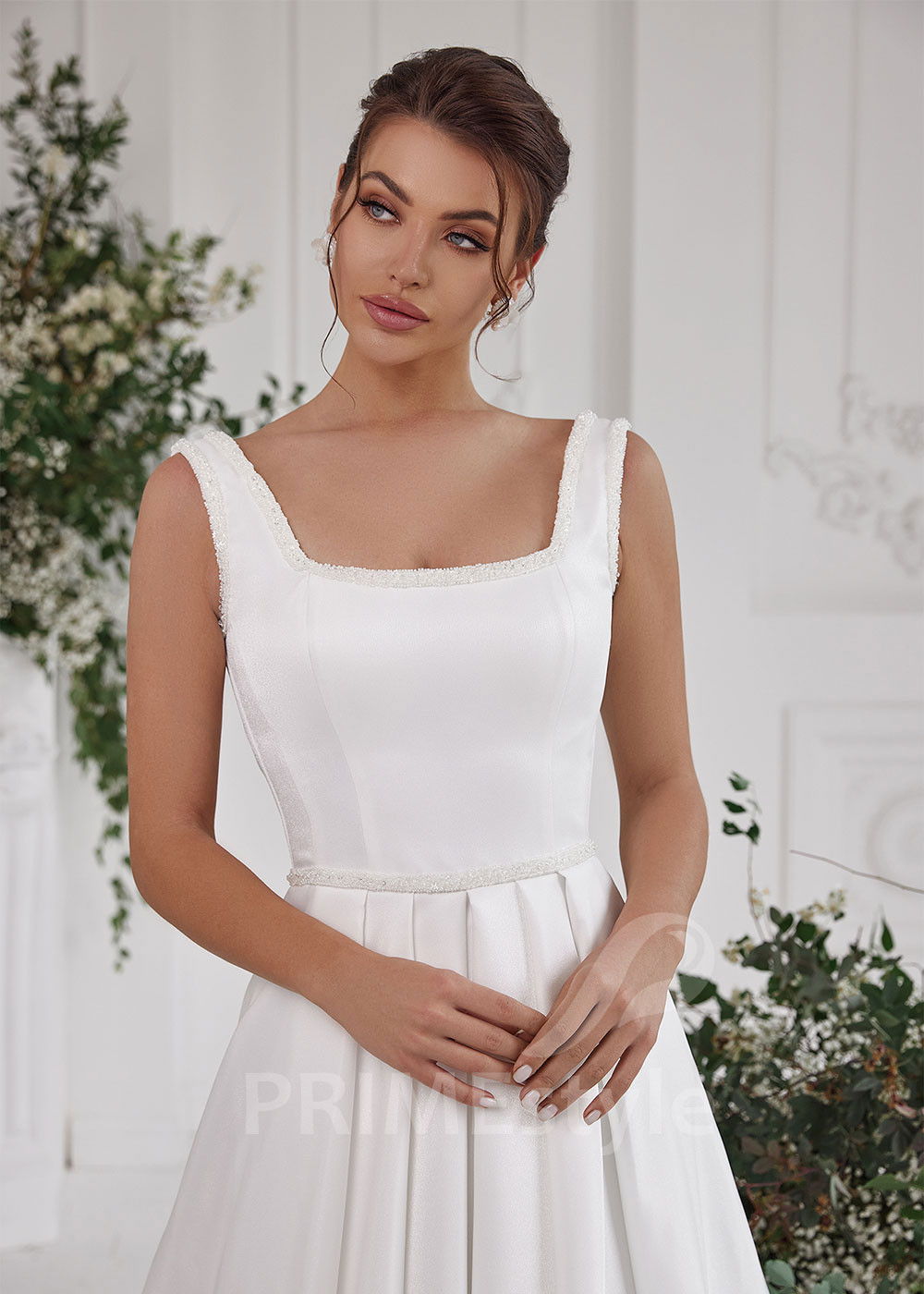 Elegantné hladké svadobné šaty RS800