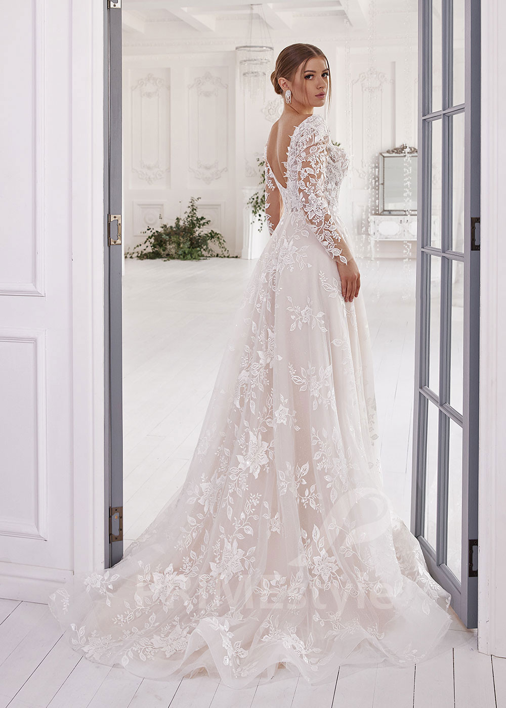 Luxusné krajkové svadobné šaty RS801