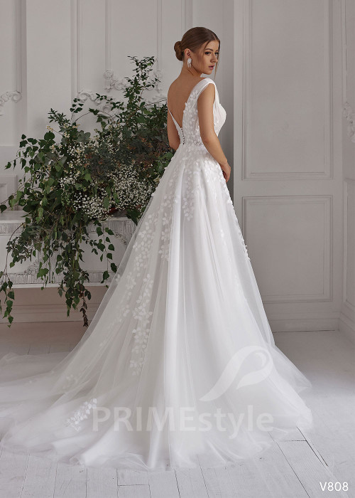 Jednoduché čipkované svadobné šaty RS808