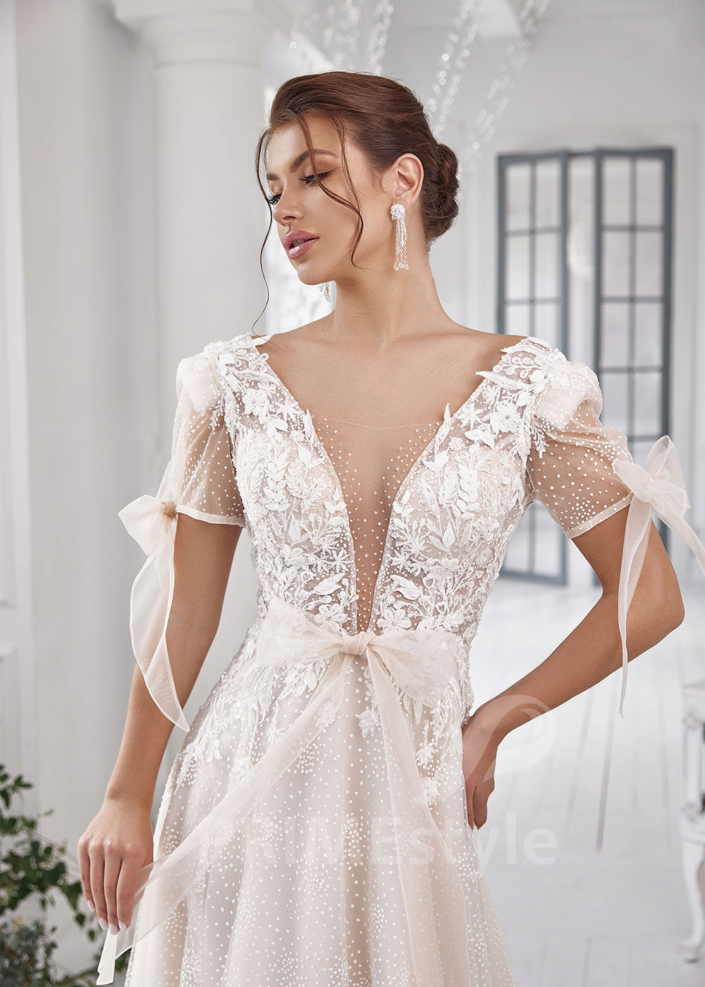 Luxusné romantické svadobné šaty RS813