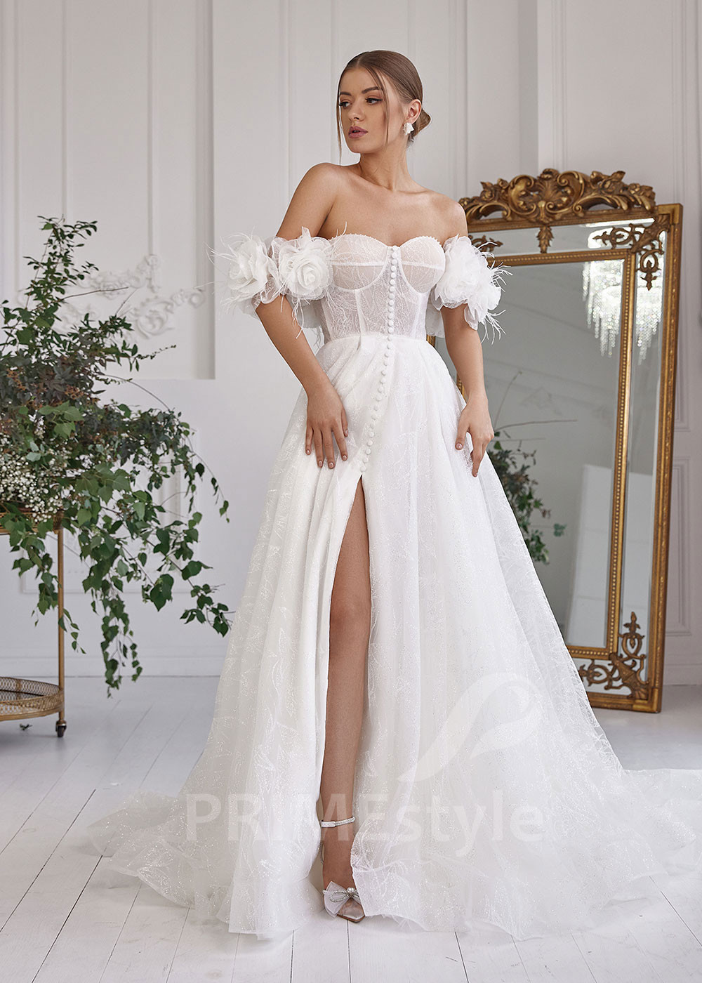 Extravagantné romantické svadobné šaty RS829