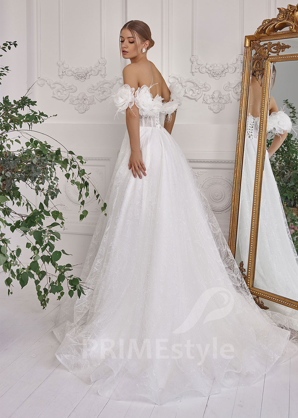 Extravagantné romantické svadobné šaty RS829