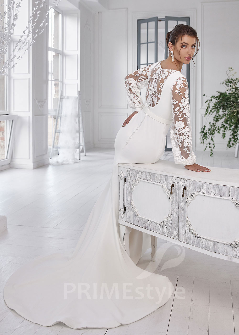 Elegantné hladké svadobné šaty RS833