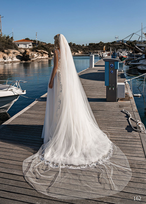 Luxusné čipkované svadobné šaty EMS162