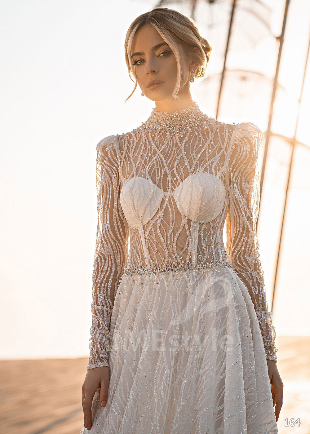 Exkluzívne trblietavé svadobné šaty EMS164