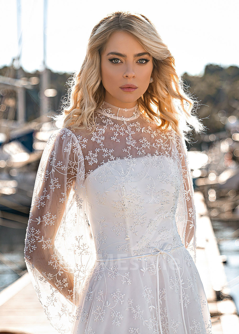 Luxusné celočipkované svadobné šaty EMS172