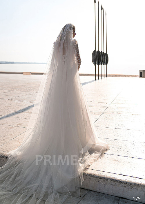 Luxusné čipkované svadobné šaty EMS175