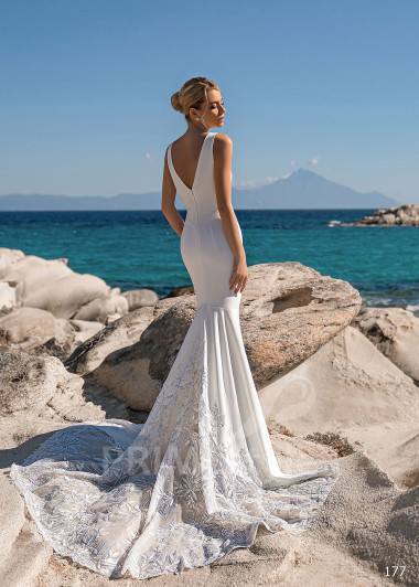 Elegantné úzke svadobné šaty EMS177 - primestyle.sk